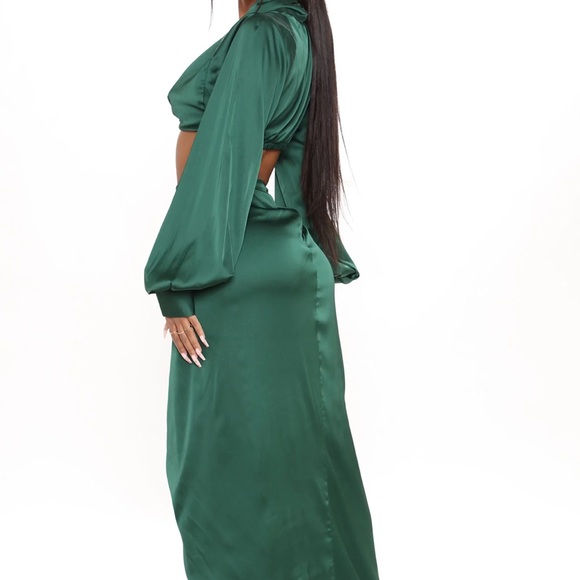 Green Fashion Nova love again satin skirt set size small - Picture 4 of 6